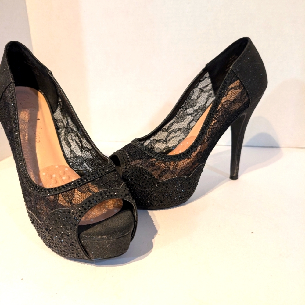 DE BLOSSOM COLLECTION BLACK LACE Peep Toe Heels Sz. 8‎